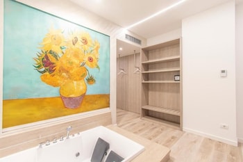 Max Motel - Art Gallery Room,,4 star