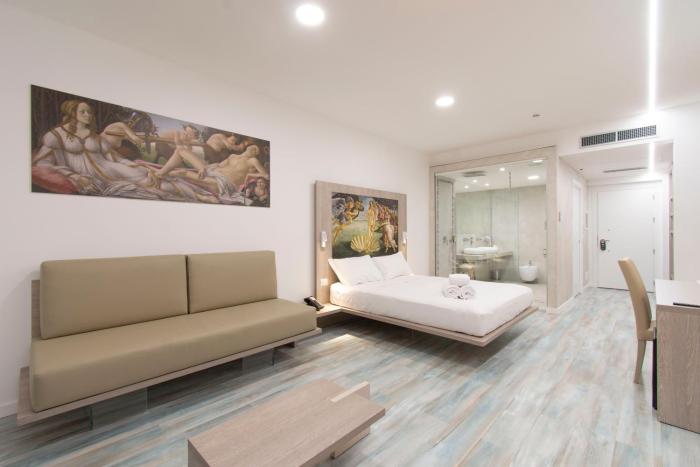 max motel art gallery room