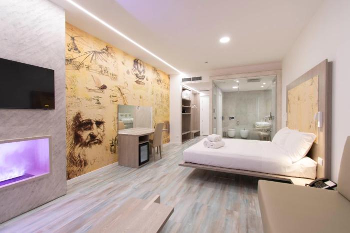 max motel art gallery room