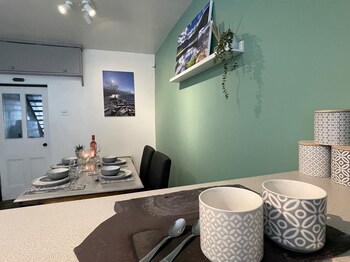 cottage sleeps 4 pet friendly terrace