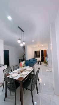 2 Storey Family House In Casa Verde Mati City,,2 star
