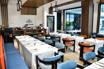 The Thribeka International Hotel,,2 star