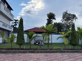 gandhadagudi nature retreat