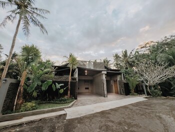uma lys villa ubud