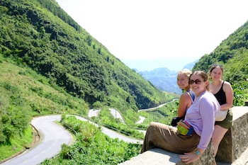 raw hostel tour and motorbikes rental
