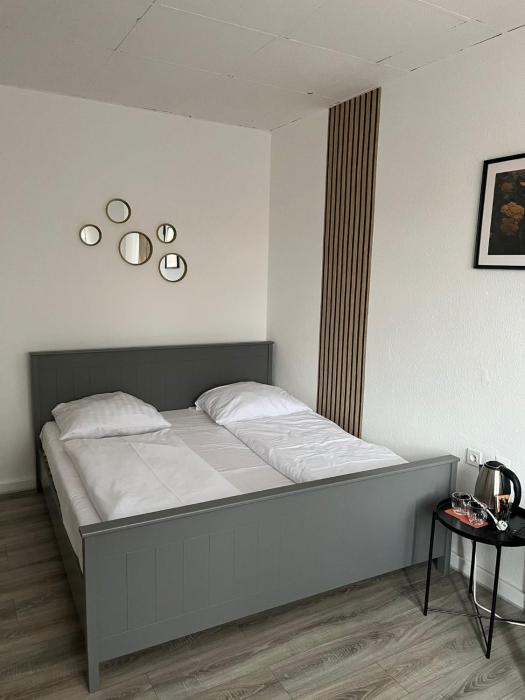 art rock airport hotel