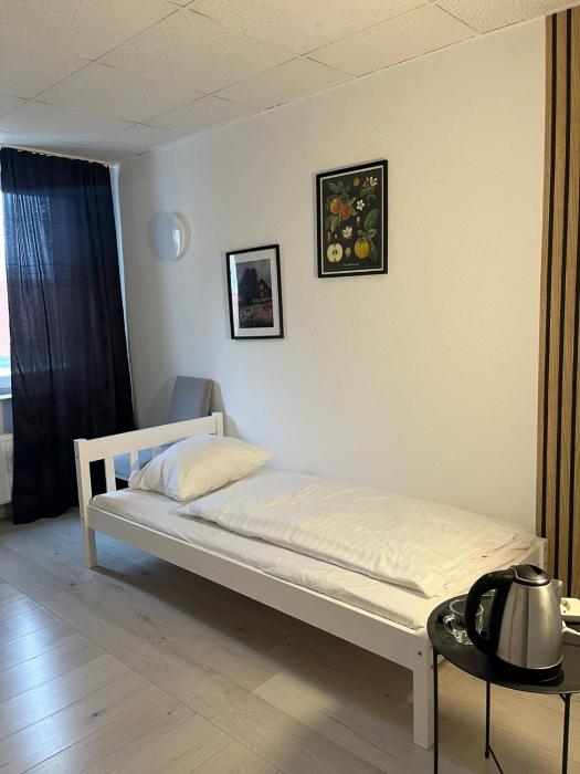 art rock airport hotel
