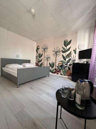 art rock airport hotel