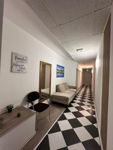 art rock airport hotel