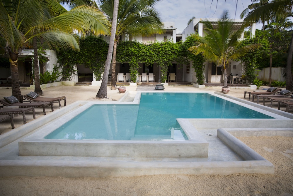 uzuri boutique hotel