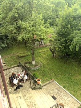 Noor Dilijan,,3 star