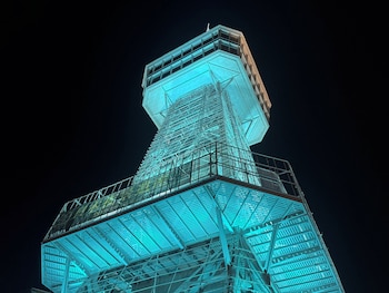 capsule hostel beppu tower