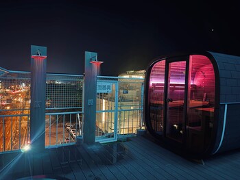 capsule hostel beppu tower