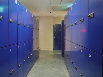 capsule hostel beppu tower