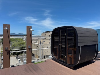 capsule hostel beppu tower