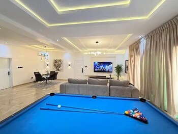 cozy cove residence