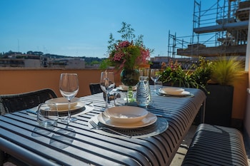 terrace apartment monte del gallo