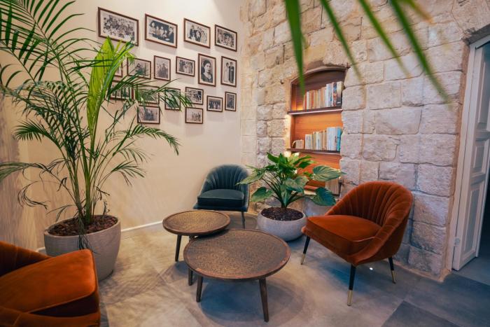 roots boutique hotel