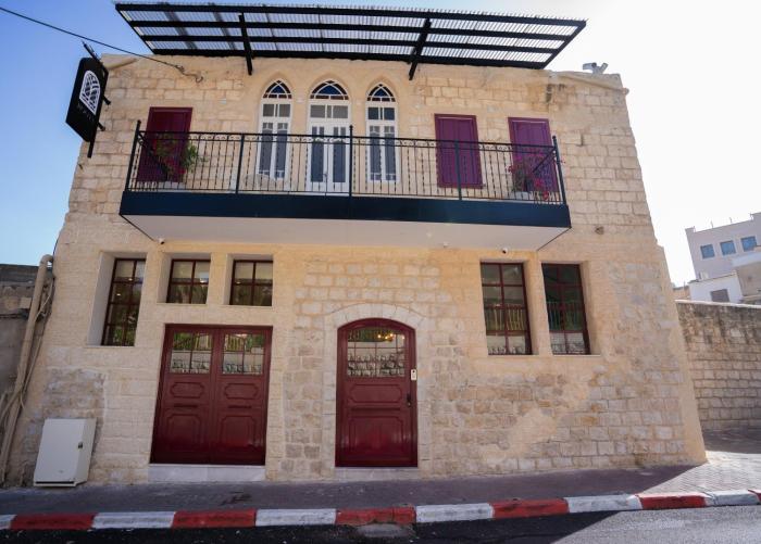 roots boutique hotel
