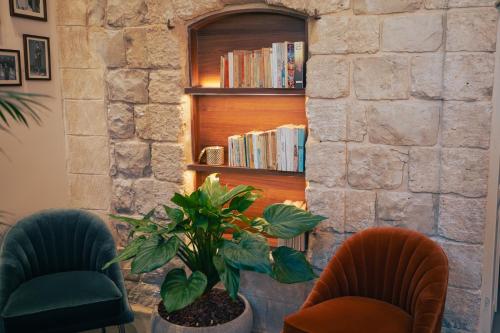 roots boutique hotel
