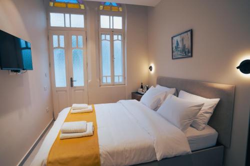 roots boutique hotel