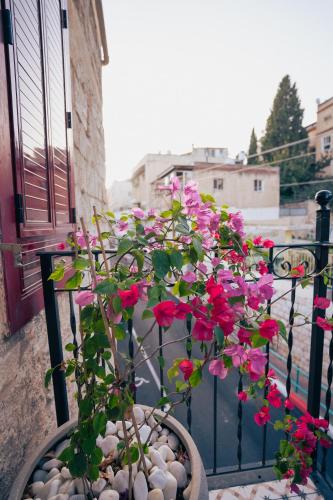 roots boutique hotel
