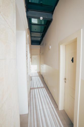 roots boutique hotel