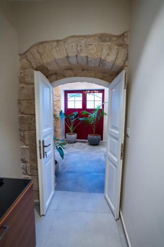roots boutique hotel