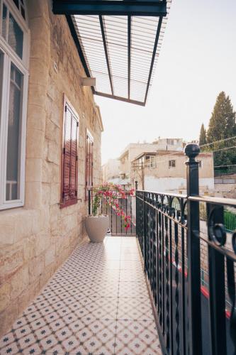 roots boutique hotel