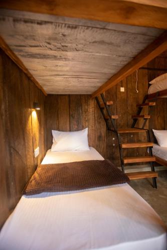 funk bunks sigiriya