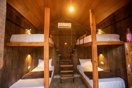 funk bunks sigiriya