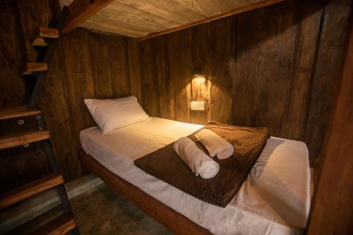 funk bunks sigiriya