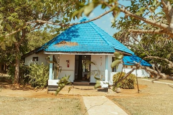 Kingfisher Beach Resort,,3 star