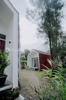 Flamboyan Cabin By Travelink,,3 star