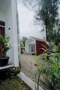 Flamboyan Cabin By Travelink,,3 star