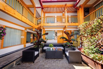 lijiang tongfu inn