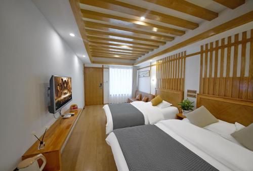 lijiang tongfu inn