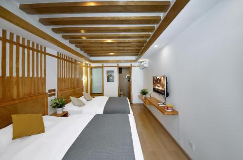 lijiang tongfu inn