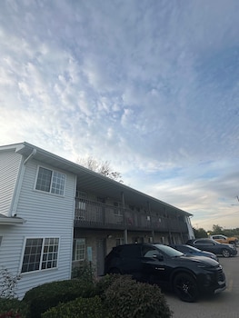 Oasis Inn Kenosha,,2 star