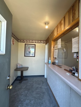 Oasis Inn Kenosha,,2 star