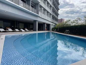 lush residence makati city by darpm