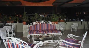 hotel rey
