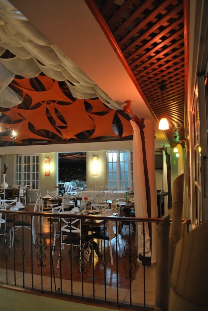 hotel rey