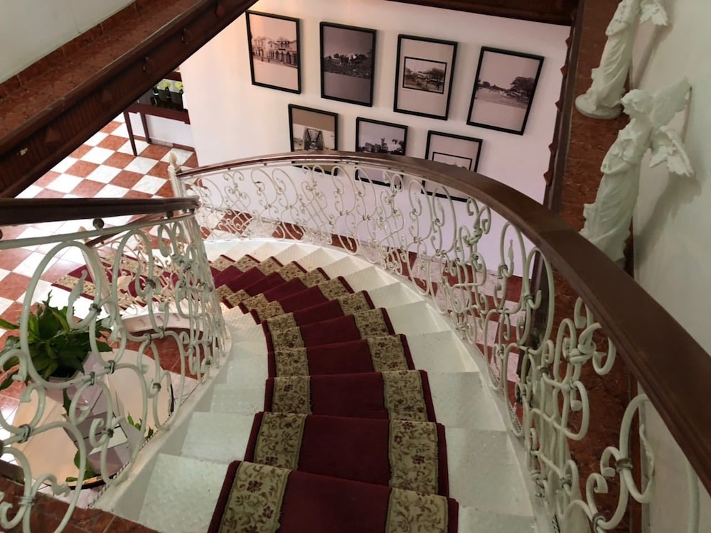 hotel rey