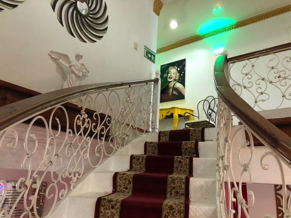 hotel rey