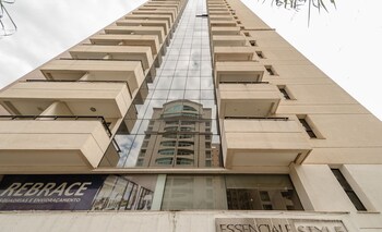 apartment next to flamboyant shopping mall ess