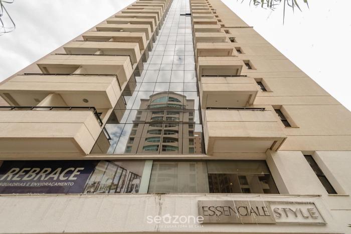 apartment next to flamboyant shopping mall ess
