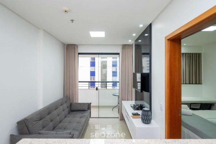 apartment next to flamboyant shopping mall ess