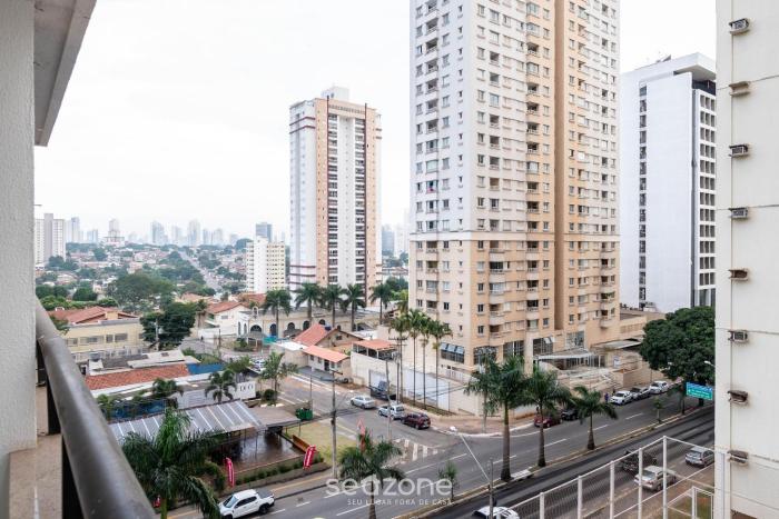 apartment next to flamboyant shopping mall ess