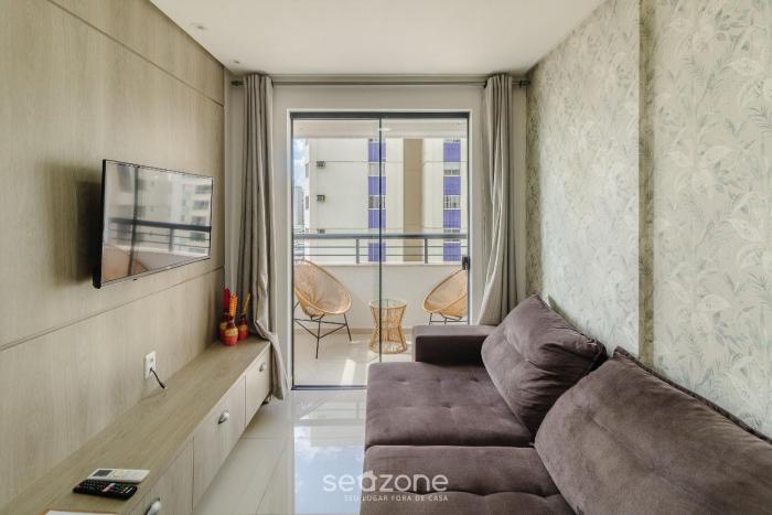 apartment next to flamboyant shopping mall ess